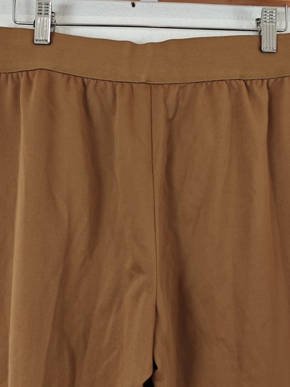 Alice + Olivia “Pete” Camel Jogger Pants Luxe Casual Chic Effortless Evelvated S - Picture 9 of 10